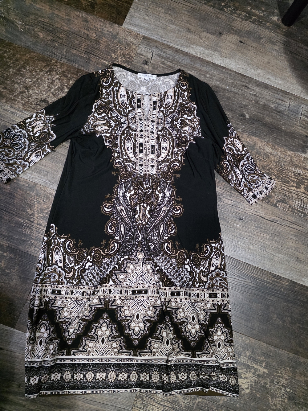 Sandra Darren Black and Cream Paisley Long Sleeve Dress